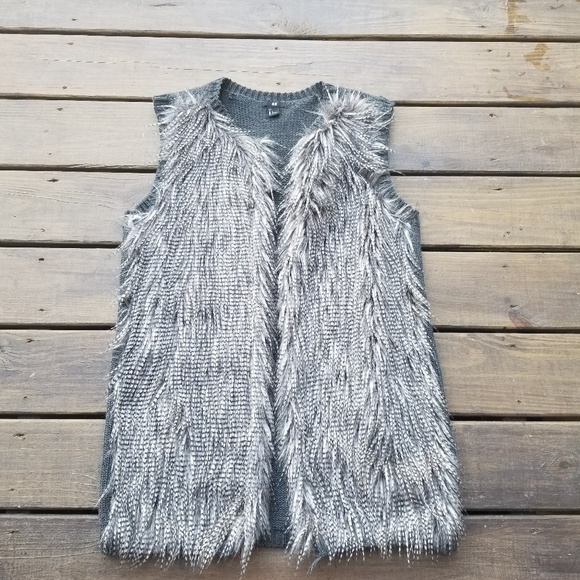H&M Sweaters - Hippie H&M faux fur vest size L